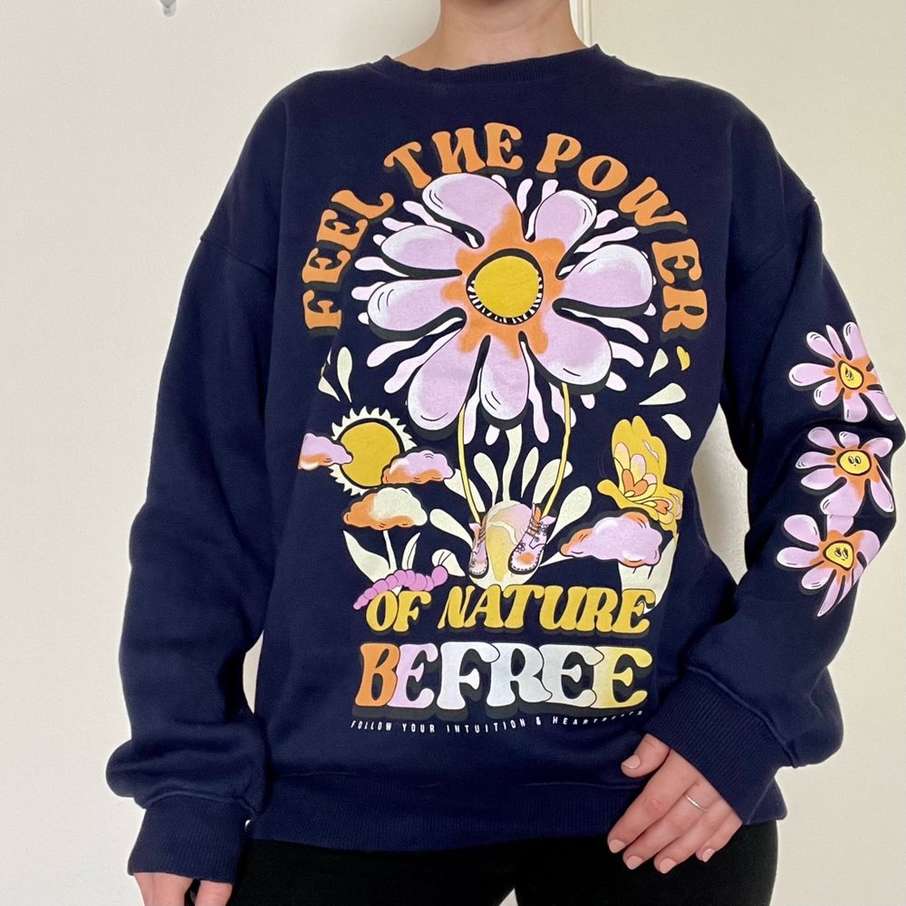 Bershka graphic oversized nature sweatshirt size M